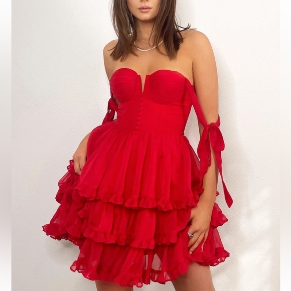 ADEIRLINA sweetheart neckline true red dress. - Picture 3 of 17